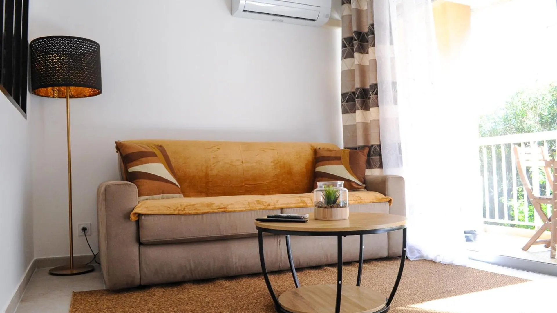 Appartement Cosy, Calme Et Climatise Proche Centre Antibes Apartment